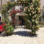 Cascadas Apartman *
